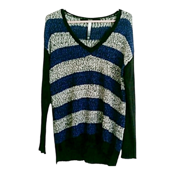 Kensie navy, black & white striped sweater size Small - Picture 6 of 6